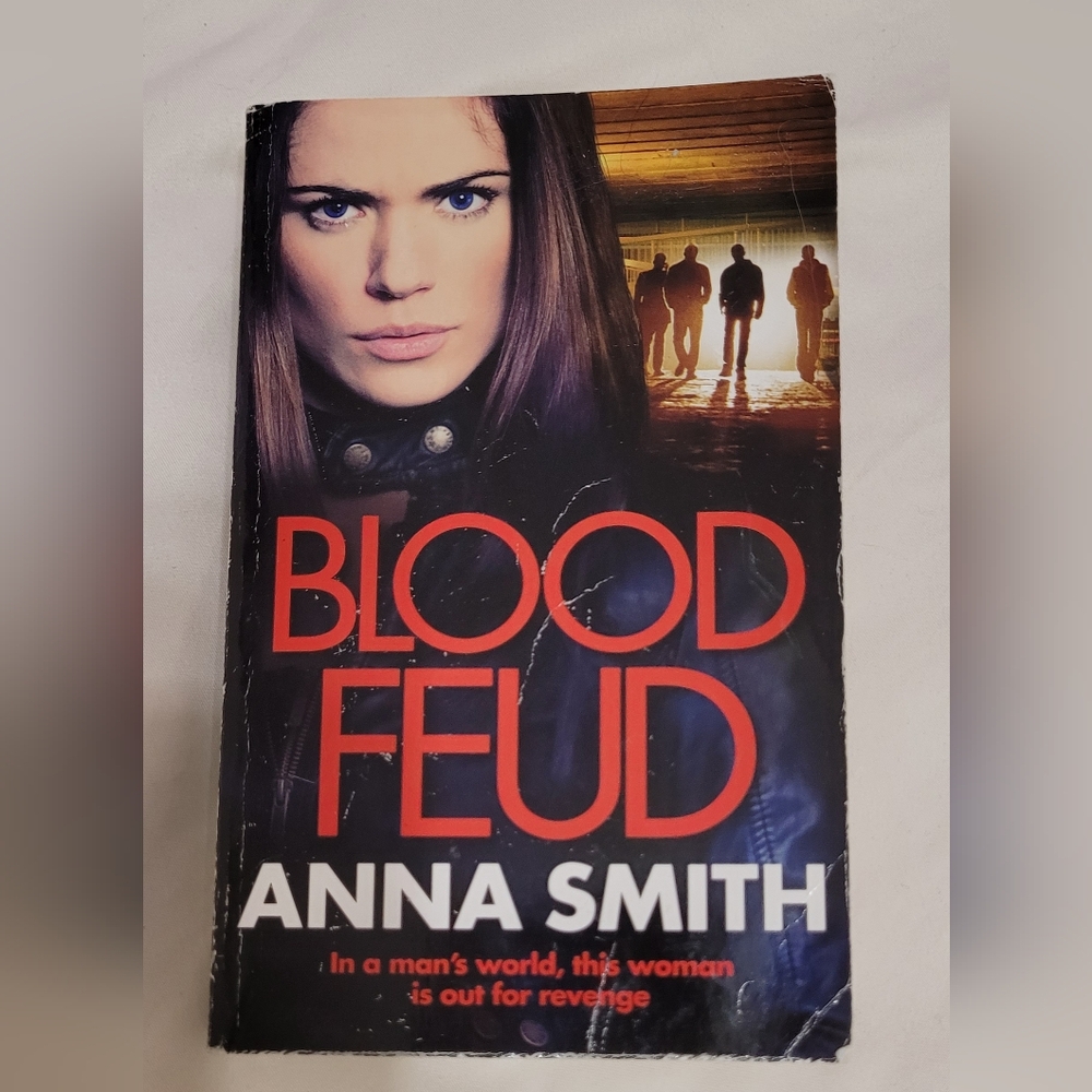 ⭐️ 💲1️⃣ Blood Feud by Anna Smith Paperback Crime Thriller Fiction Novel